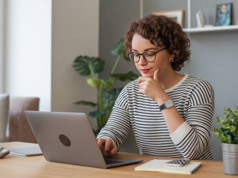 Comment l’apprentissage adaptatif révolutionne la formation en ligne et le développement des compétences en entreprise